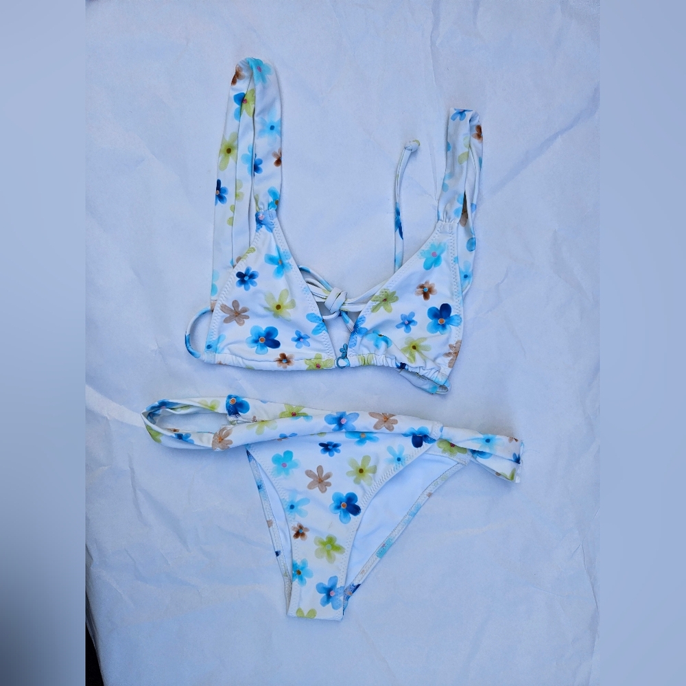 Pacsun Women's White And Blue Floral Bikini Set Size Small